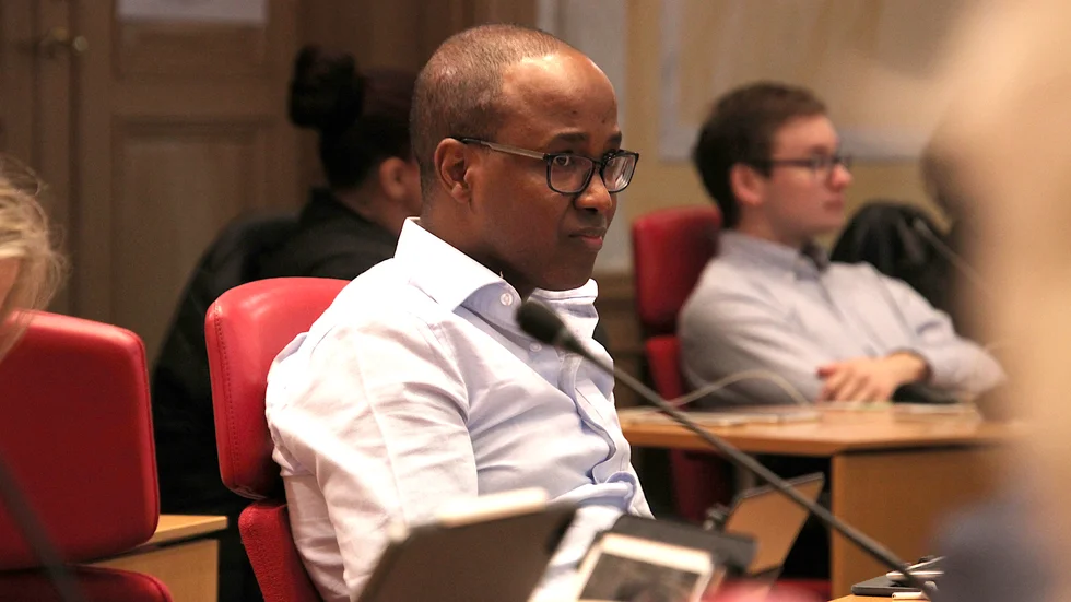 Linköpingslistans Hassan Deri har nu avsagt sig sin plats i kommunfullmäktige och lämnat Linköpingspolitiken.
