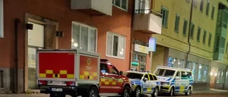 Misstänkt duo togs med av polisen