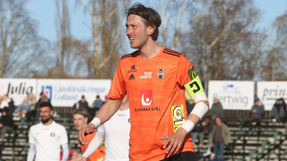 Sebastian Starkenberg och FC Gute bryter kontraktet. 