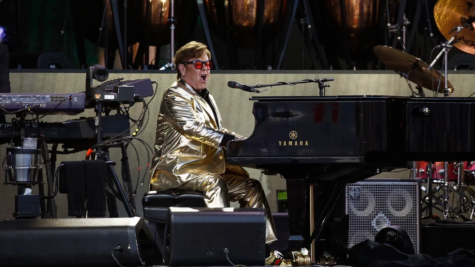 Elton John spelade vid Glastonbury-festivalen på söndagen.