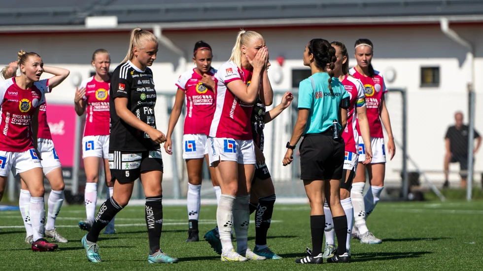 Domarteamet tappade matchen efter en allt för varierande nivå, enligt tränaren Samuel Fagerholm.