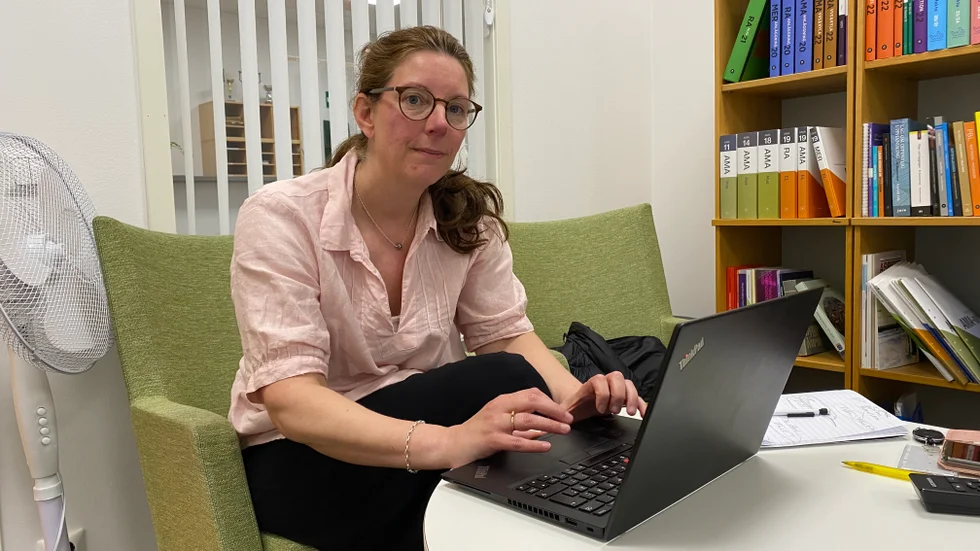Danielle Littlewood, tillförordnad VA-chef, säger att återkallandet inte påverkar upphandlingen i stort.
