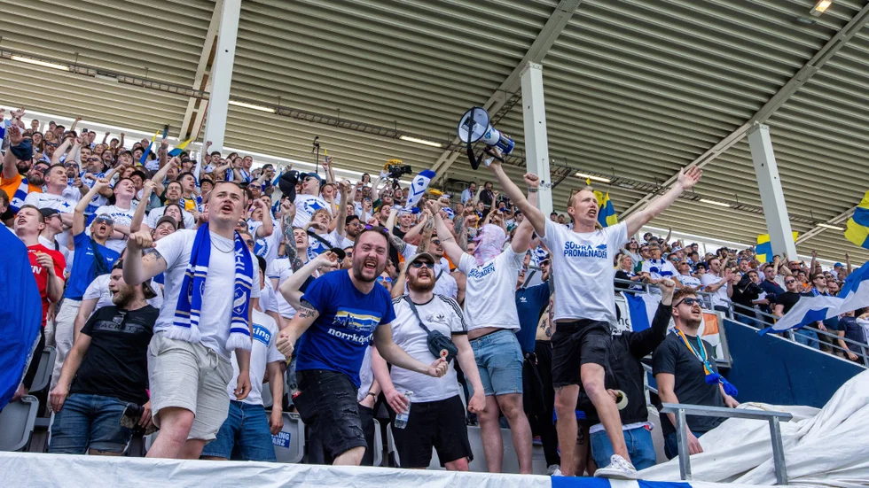 Så här säg det ut när omkring 4000 IFK-supportrar invaderade Linköping i söndags.