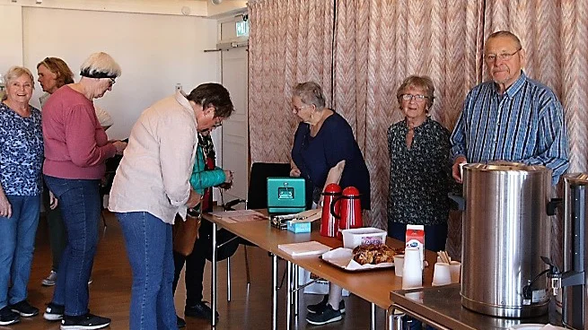 Fikafixarna Anneli Nilsson, Astrid Wikström och Lennart Stylbäck.