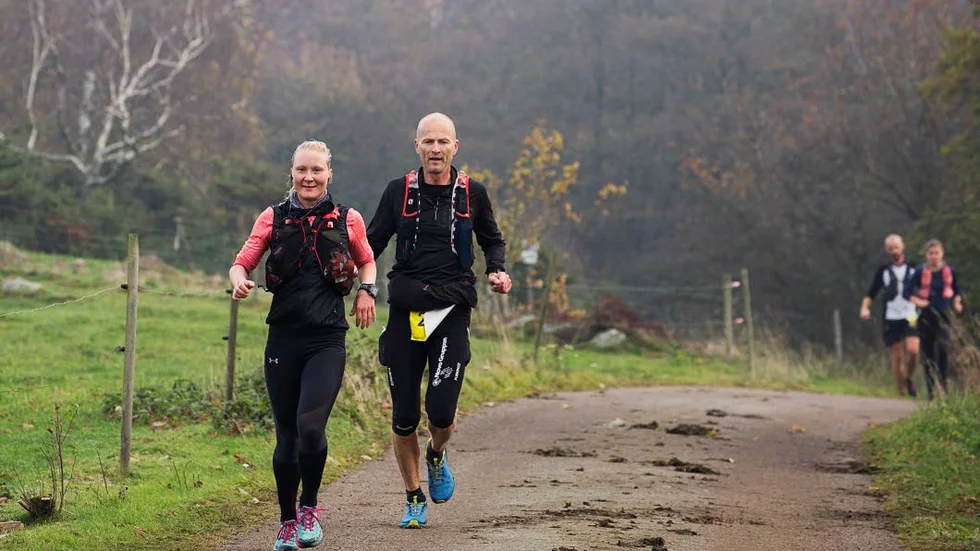 Anna Carlsson från Abisko krossade banrekordet och vann damklassen på 16 milsloppet Kullamannen Ultra.