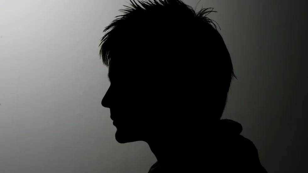 Anonym person. "Om en representant för ett företag kränker någon på grund av etnicitet riskerar man att anmälas för diskriminering"