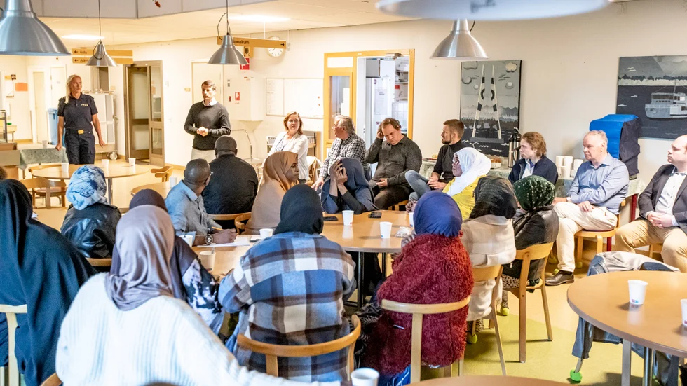 Det var en hel del Ekönbor som kom till Vätternskolan för att ställa frågor till Motala politiker om planerna för bostadsområdet. 