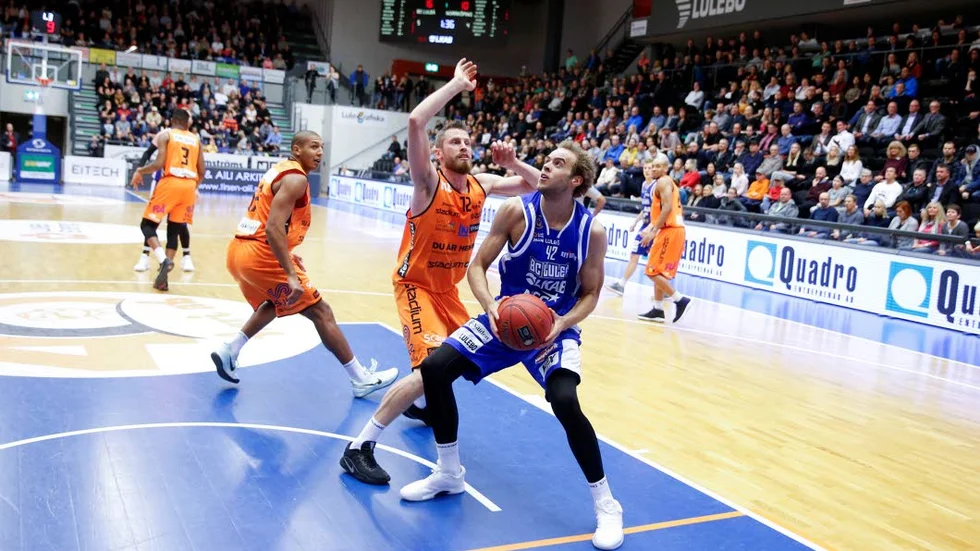 Denzel Andersson ser fram emot fredagskvällens match: "Har en bra känsla i gruppen"