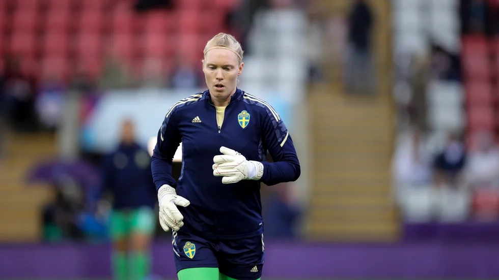 Hedvig Lindahl menar att England har allt att förlora.