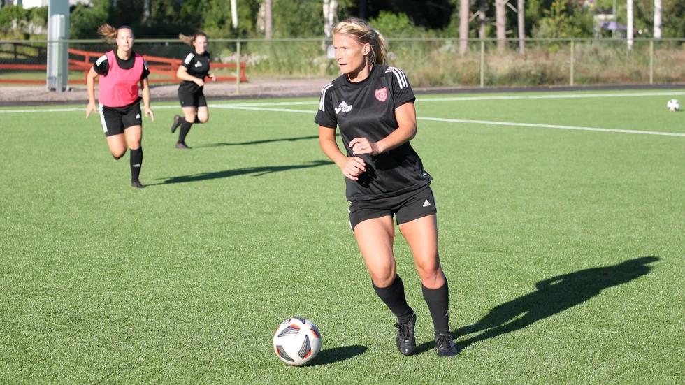 Elin Andersson är tillbaka i Tjust-målet när laget på lördagen tar emot Ulricehamn på Tjustvallen.