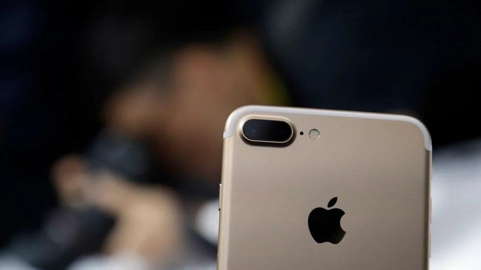 Bland annat stals en Iphone vid fredagens kickoff i Djäknehallen.