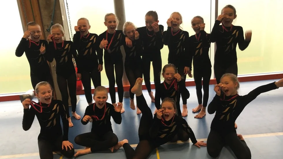 I den öppna klassen gick bronset i grenen hopp till IK Eskilstuna gymnasterna (Safirer).