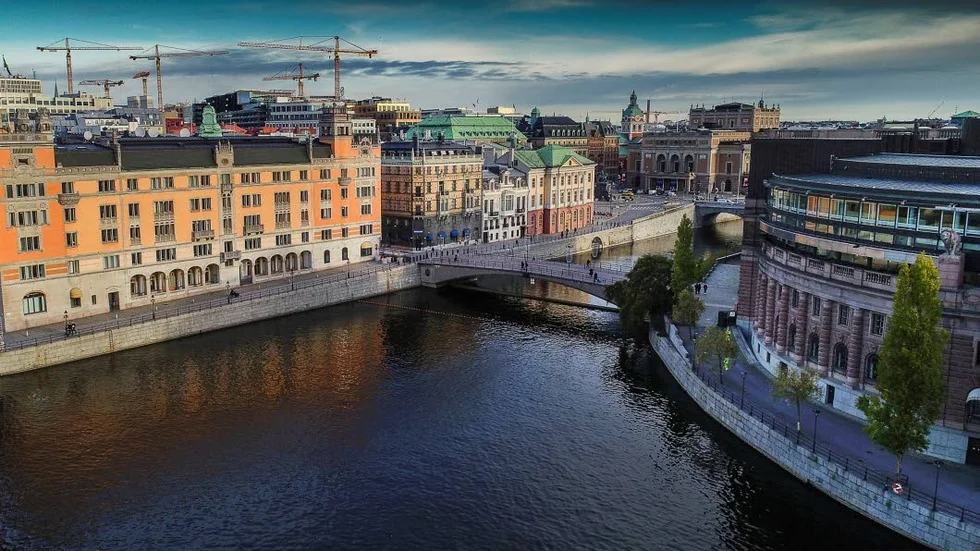 Just nu pågår omfattande renoveringar.

– Renoverinen av Rosenbad är den största, berättar Melanie Hedlund Bjersten.