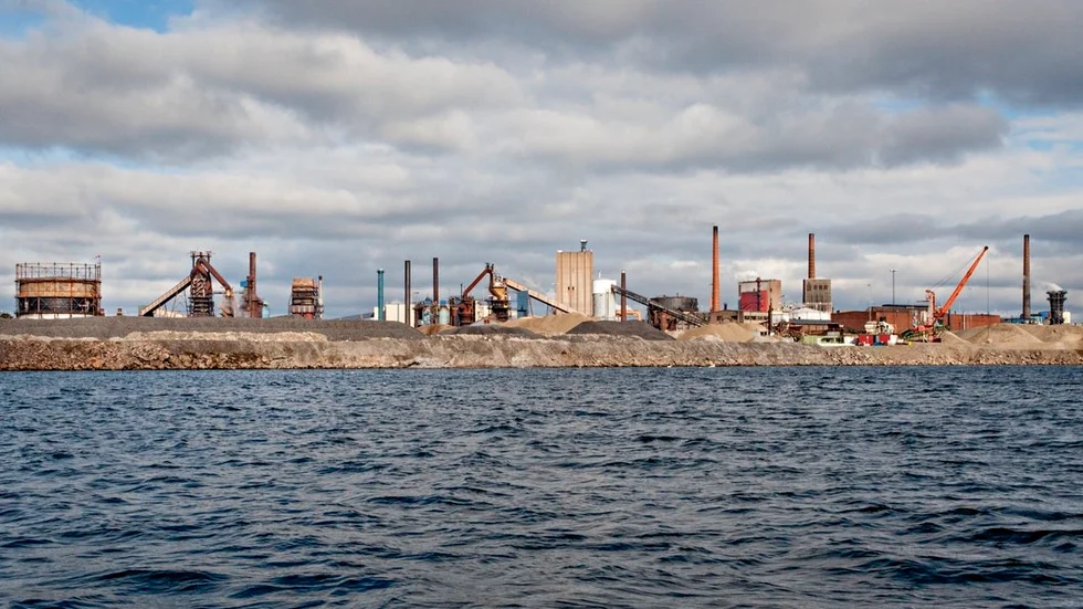 SSAB i Oxelösund hamnar på plats fyra när de största utsläppskällorna av koldioxid i Sverige listas.
