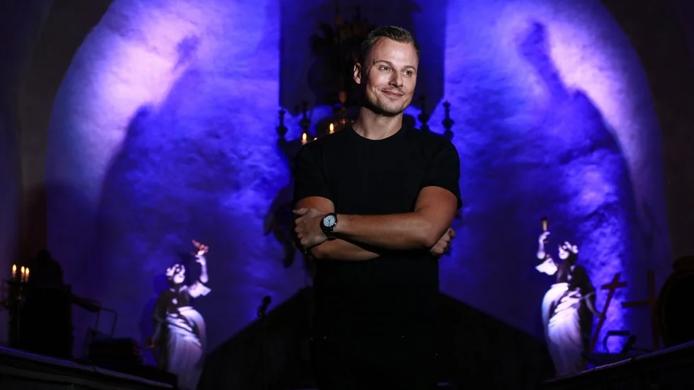 Snart rullar Magnus Carlsson ut på vägarna igen med "Änglarnas tid", en konsert som han stortrivs med att göra. Den 11 december kommer han till Katrineholm.