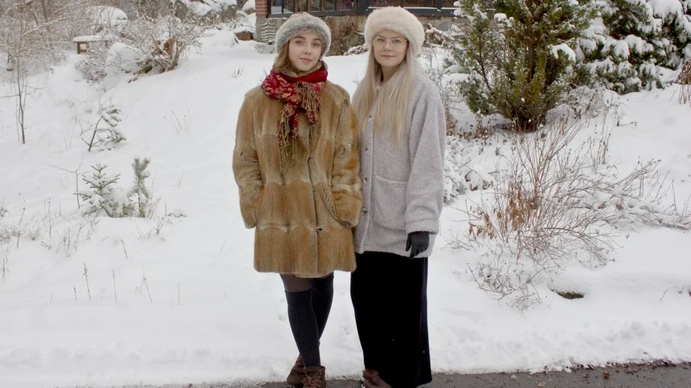 Emilia Utter och Elin Asplund utforskar vad kommunen har att erbjuda för roliga aktiviteter. Eskilstuna-Kuriren följer dem i artikelserien "Flen upp till bevis".