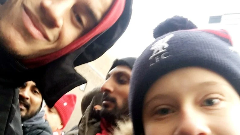 Liverpools storstjärna Phillipe Coutinho och Linnea Pärus från Eskilstuna.