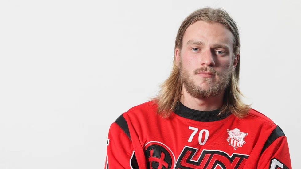 Wiktor Åkerstedt har vaktat målet i Strängnäs fyra inledande matcher i Allsvenskan. På lördagseftermiddagen väntar den femte för 22-åringen från Eskilstuna.