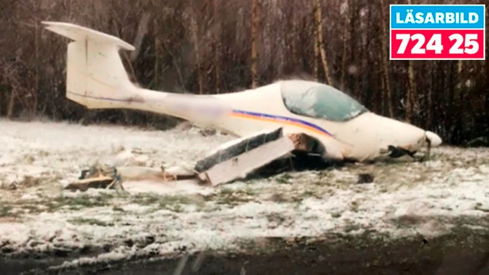 Piloten i det kraschade flygplanet är hemmahörande i Sörmland. Varken piloten eller passageraren ska ha skadats allvarligt i olyckan.