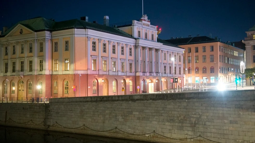 Att höga tjänstemän – i en opolitisk roll – känner oro för att de ska tvingas administrera beslut som strider mot värdegrunden, är en sak. Att ge uttryck för detta genom att göra politiska markeringar är något helt annat. På bilden syns Arvfurstens palats i Stockholm, där utrikesdepartementet huserar. FOTO: FREDRIK SANDBERG/TT
