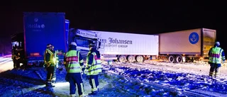 Stopp på E4 efter lastbilskrock