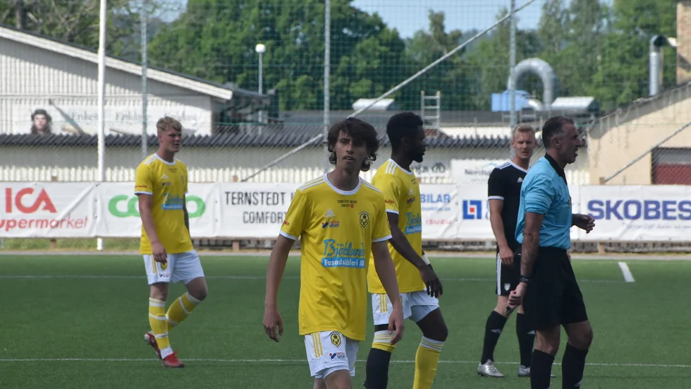 Då är det dags. Kisa BK spelar sin första träningsmatch i helgen, då nykomlingen Hemgårdarnas BK väntar i Linköping. 