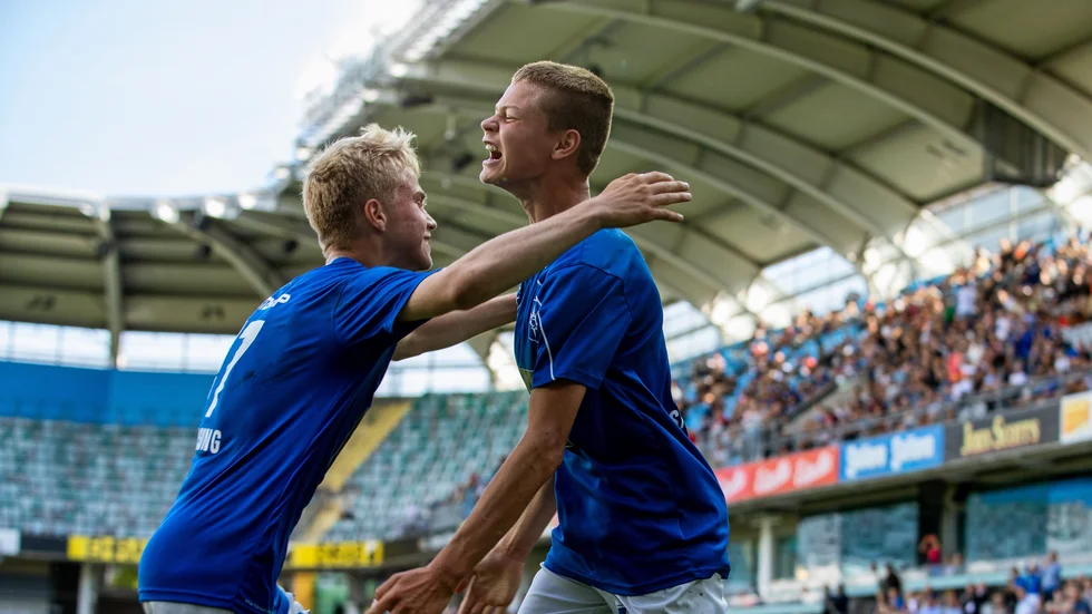 Óli Valur Ómarsson (till vänster)