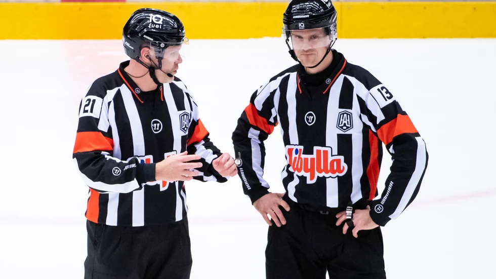 Anders Sandahl och tidigare elitspelaren, Piteåkillen Stefan Johansson under en allsvensk match.
