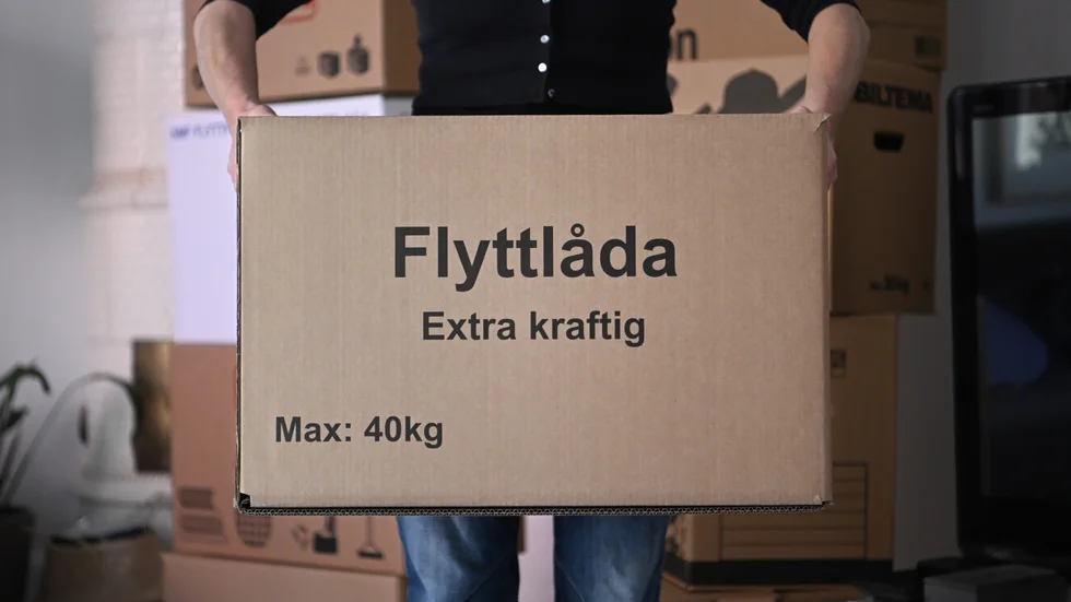 Målsägaren ville bara vara snäll och hjälpa till med flytten. Istället misstänks han ha blivit rånad av exkollegan.