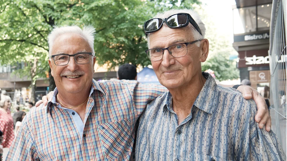 ”Vi har nått en ålder där vi inte stannar kvar till mitt i natten”, 
 säger Staffan Backman och Dan Lindahl, som besökt festivalen flera gånger genom åren.