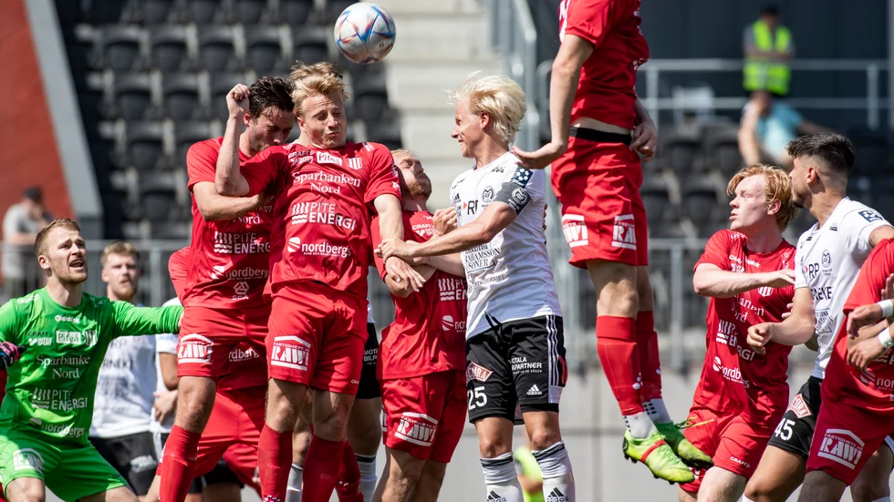 Maif skapade en hel del hörnor mot Piteå. Men farligare än när Simon Karlsson är framme här blev det aldrig. 
