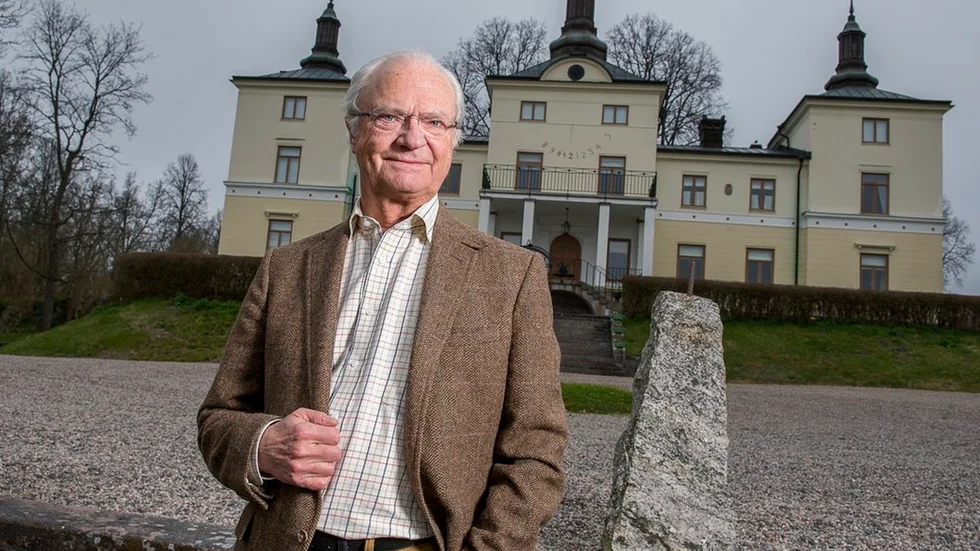 På Stenhammar som kungen arrenderar sedan 1965 bedrivs bland annat djurhållning sedan 2005. Godsförvaltningen får i år närmare två miljoner i jordbruksstöd och är med det femte största bidragstagare i Sörmland.