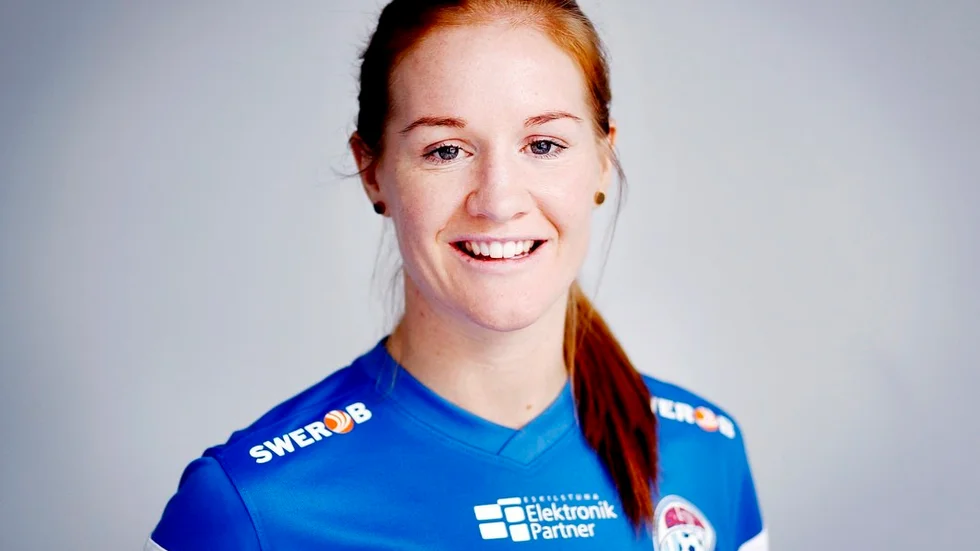 Glad över att få göra sin första landskamp, men garanterat inte glad över resultatet i den, var Uniteds Vaila Barsley på tisdagen. Arkivfoto: Veronica Karlsson