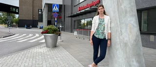 Akutläkarens rop på hjälp fick stor spridning – Lisa tvingas lämna patienterna på britsar över natten i väntan på plats