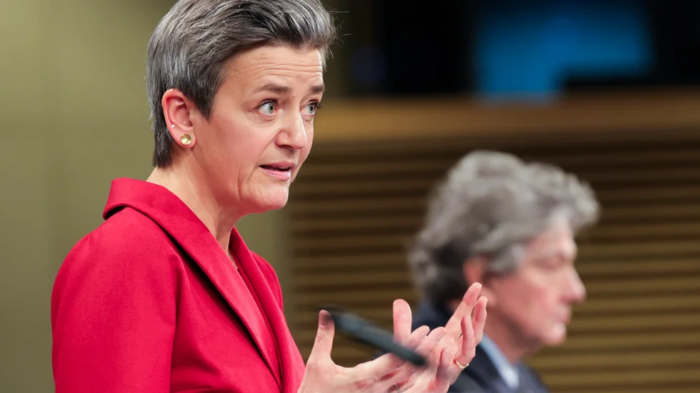 EU-kommissionärerna Margrethe Vestager och Thierry Breton lanserade datalagarna DSA och DMA i december 2020. Arkivfoto.