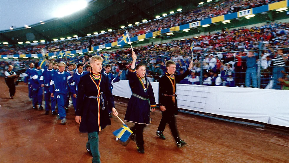 30 år har gått sedan Arvidsjaurskillarna Marcus Eriksson,  Fredrik Nilsson och Stefan Fjällman i sina färggranna samedräkter hade framträdande roller i Gothia Cups invigningsceremoni.  