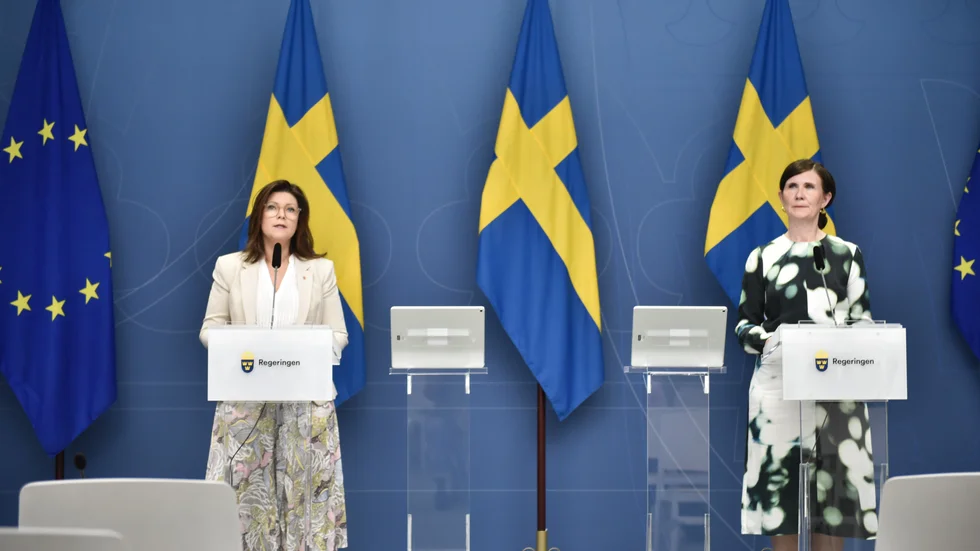 Arbetsmarknads- och jämställdhetsminister Eva Nordmark (t.v.) och Märta Stenevi, språkrör för Miljöpartiet.