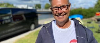 Febrilt jobb in i det sista – här monteras hoppen i wakeboardbanan: "Haft fjärilar i magen men nu känns det fantastiskt"