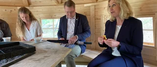 Minister besökte länet och fikade i grillkåta: "Vi har inte råd att inte satsa på kultur"