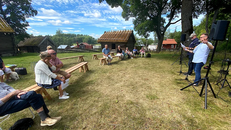 Politisk diskussion utan de politiska partierna på Kvekgråden. SPF Örsundet med Sverre Ahlbom arrangerar.