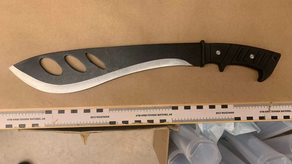 En man från Björnlunda döms efter att ha svingat med en machete och uttalat dödshot mot en tonåring i Trosa.