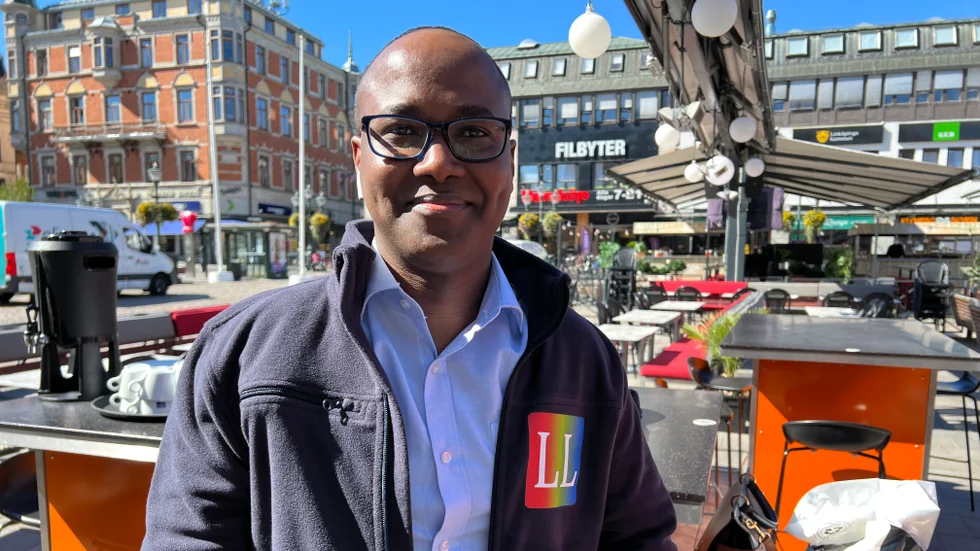 Trots att han själv tagit en paus från politiken behåller Hassan Deri (LL) sin plats i kommunfullmäktige och kommer bara ta ledigt tillfälligt vid varje sammanträde.