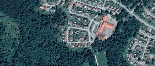 Nya ägare till 80-talsvilla i Borensberg - dyraste försäljningen hittills i år