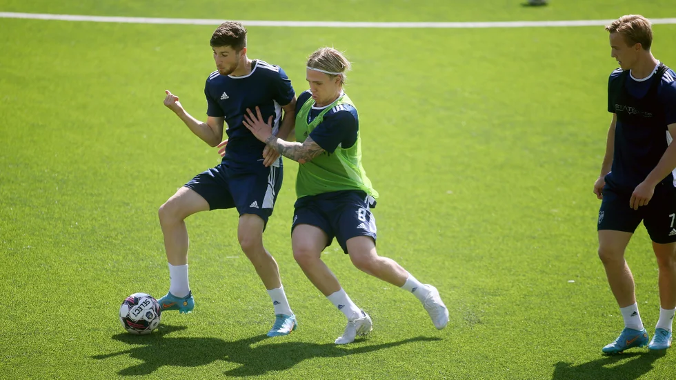 Arnór Sigurdsson lämnade en allsvensk toppklubb 2018. Det är knappast vad han har återvänt till. På måndag är han av allt att döma spelredo hemma mot mittenkollegan IFK Göteborg. 
