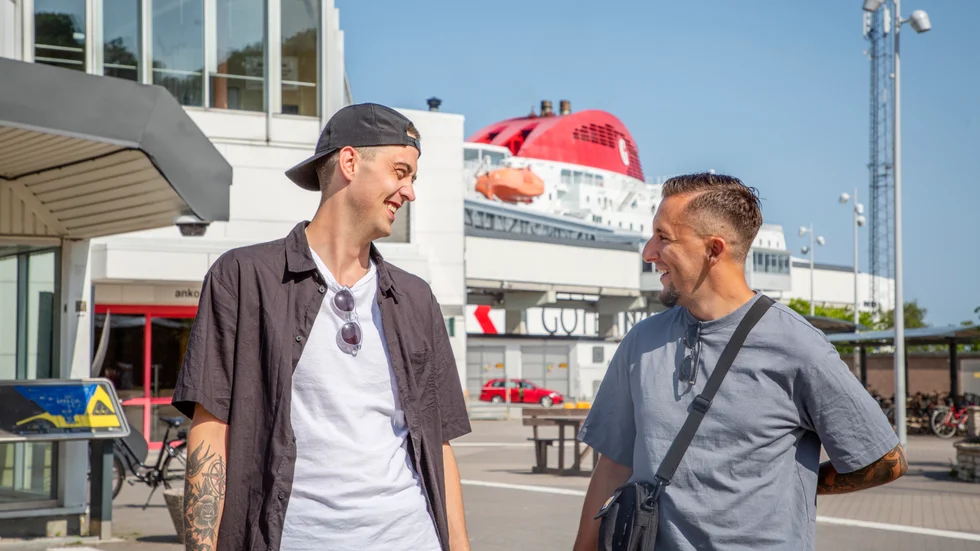 Elias Bogren och Simon Hernandez är hjärnorna bakom Tiktok-kontot ”msgotland” där alla filmklipp utspelar sig på Destination Gotlands färja.