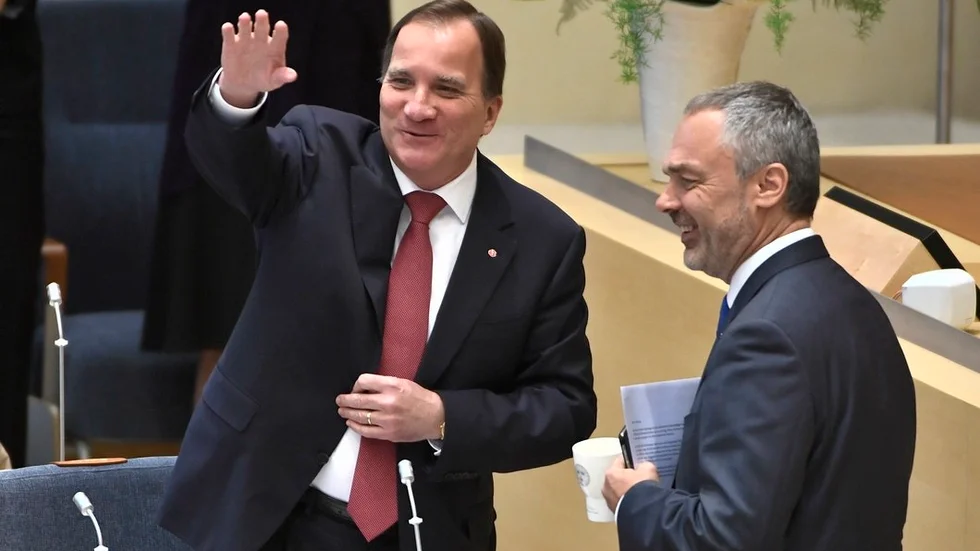 Om Jan Björklund (L) har ett förslag måste Stefan Löfven (S) lyssna. Annars blir det ingen mittenregering.