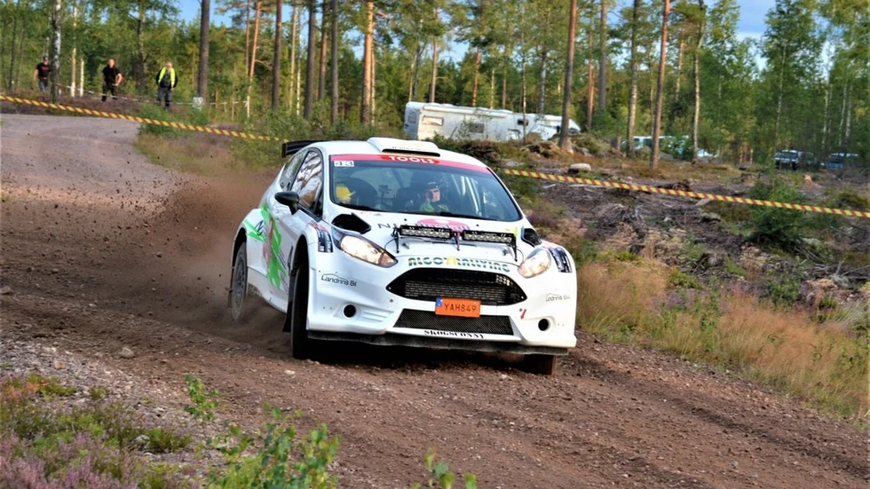 Den andra bilden är Eskilstuna MK:s Algot Öberg i sin Ford Fiesta R5 som gör ett nytt försök på Östgötska vägar i helgen.