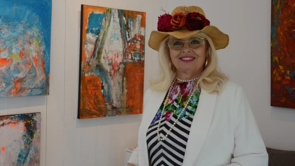 Margareta Sjödin under vernissagen.