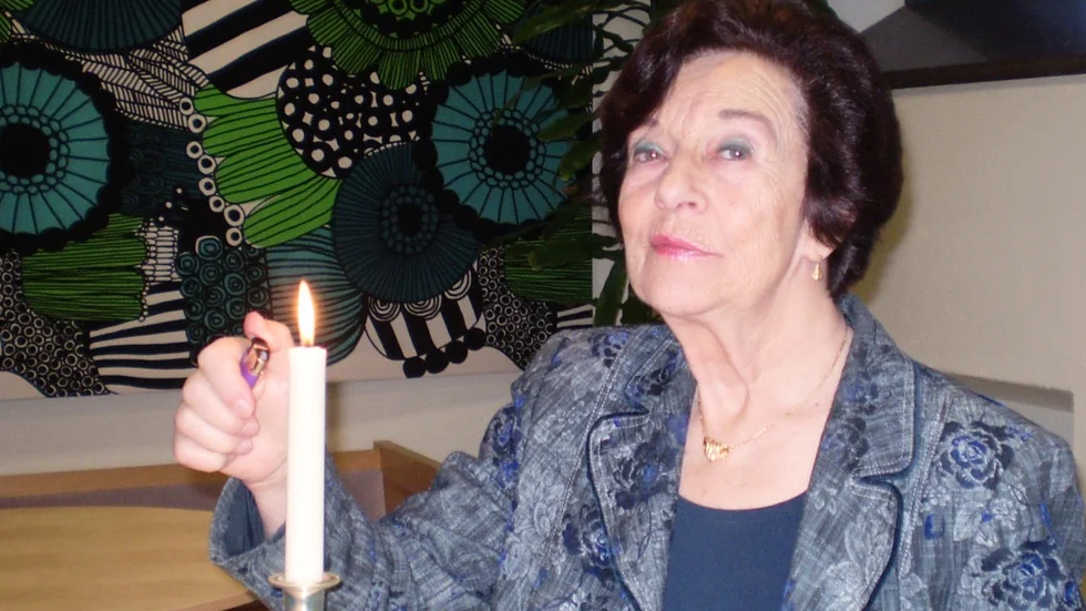 PRO Jörns ordförande Ann Degerman tände ett ljus 