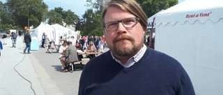"Var glad för din humor Härnbro!"